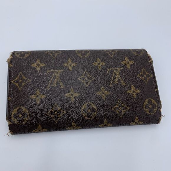 💥AUTHENTIC💥 Louis Vuitton Monogram Sarah Wallet - Picture 9 of 10